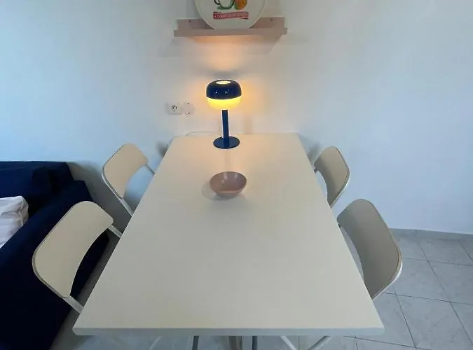 Patio De La Pietonne شقة مينتون